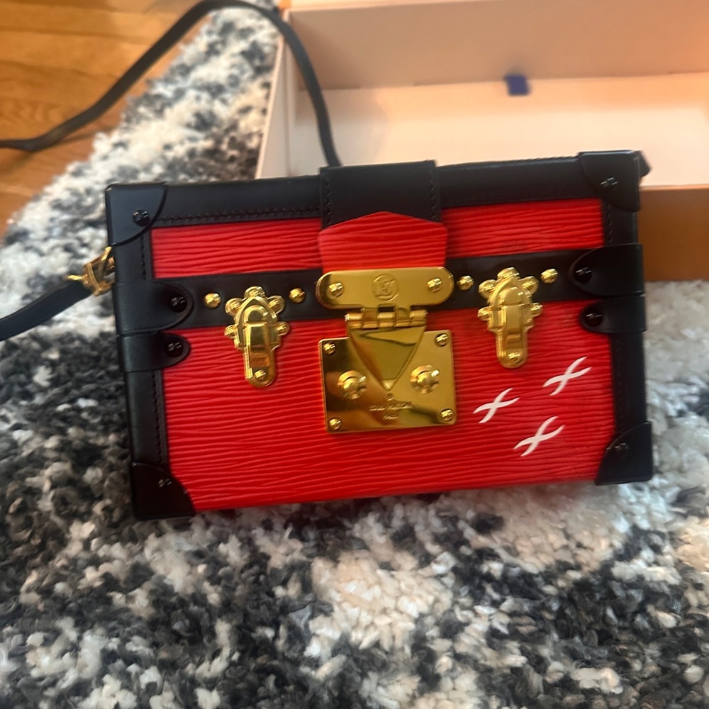 Pre-Loved Louis Vuitton Petite Malle- Epi RED Trunk - Picture 6 of 17